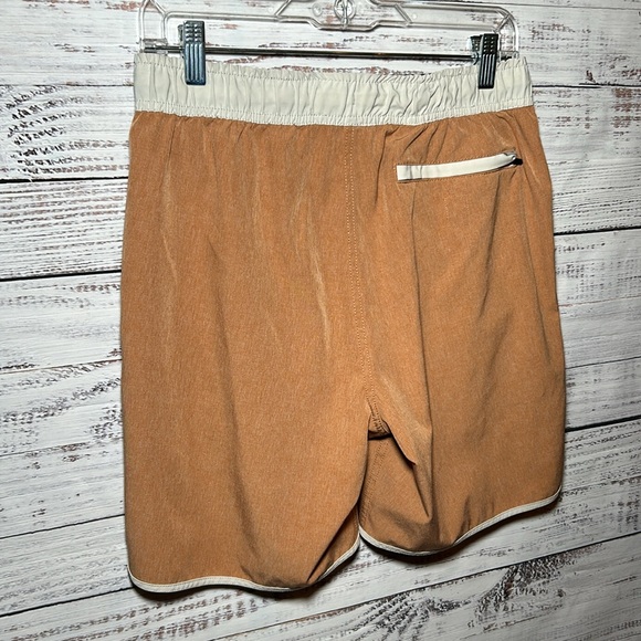 Vuori Banks Shorts Small - Picture 11 of 16